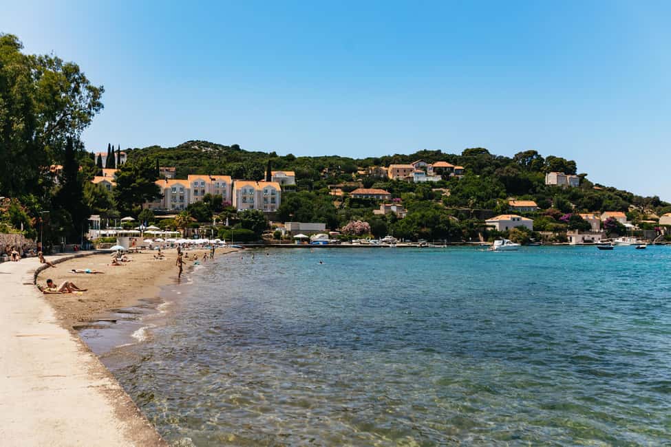 Immagine nº 11 di Dubrovnik: esplorazione in barca per piccoli gruppi della Grotta Azzurra e di Elafit attività a Dalmazia, caricata dal fornitore