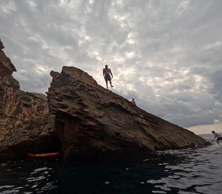 bild nr.5 av MENORCA: Grottväg med kajak + fotosession. aktivitet i Balearerna, uppladdad av arrangören