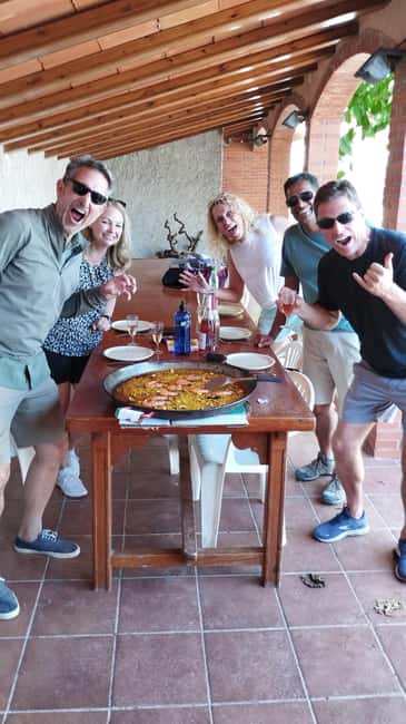 image n.5 of From Sitges: Paella Masterclass with Drink and Bike Ride activity in Vilafranca del Penedès, uploaded by supplier