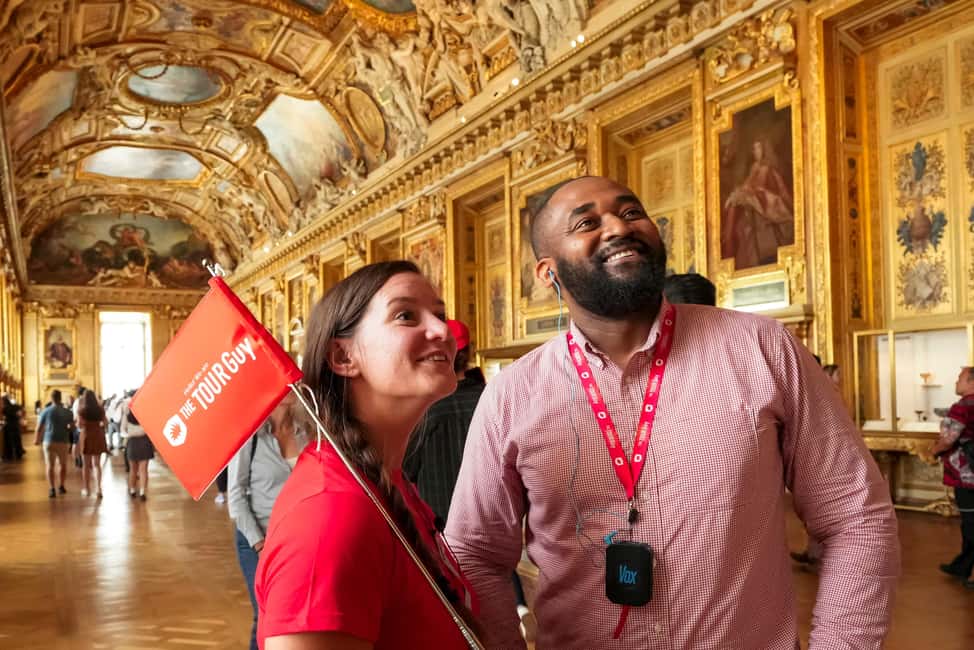 Image N°9 de Visite à pied semi-privée de Paris : Louvre, Tour Eiffel et Bateau activité à Paris, publiée par le prestataire