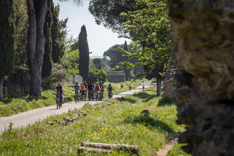 Immagine nº 3 di Il miglior tour avventuroso in MTB elettrica sulla Via Appia e gli acquedotti (26 km) attività a Roma, caricata dal fornitore