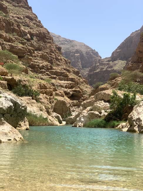 Immagine nº 19 di Muscat: Tour privato di Wadi Shab e Bimmah Sinkhole con pranzo attività a Regione al-Sharqiyya, caricata dal fornitore