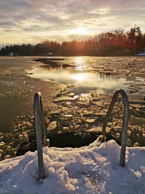 bild nr.15 av Stockholm: Traditionell bastu med Polar Plunge i Östersjön aktivitet i Vaxholm, uppladdad av arrangören