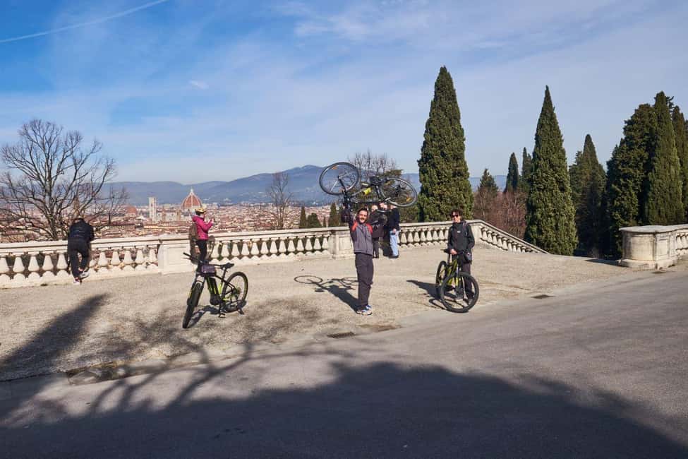 Immagine nº 13 di Firenze: Tour di mezza giornata in e-bike della campagna toscana con vino attività a Firenze, caricata dal fornitore