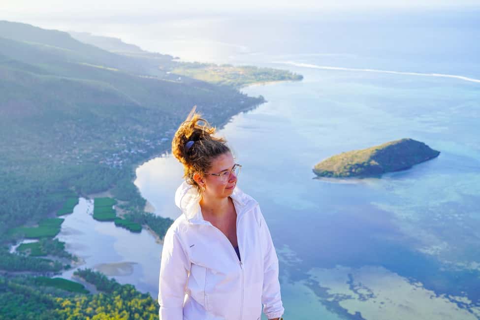 Image N°61 de Maurice : Randonnée et ascension guidée du Morne au lever du soleil activité à Maurice, publiée par le prestataire