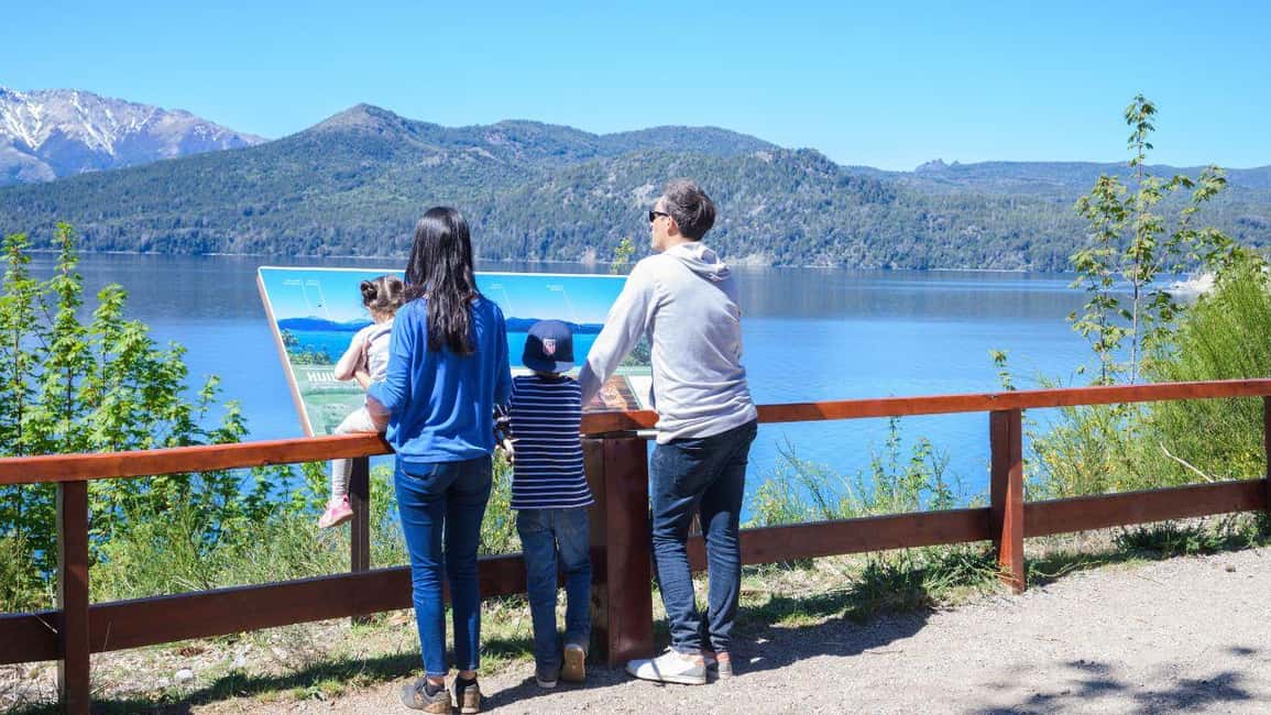 imagem n.9 de De Bariloche: Barco até Ilha Victoria e Bosque Arrayanes atividade em Região dos Lagos, Argentina, carregada pelo fornecedor