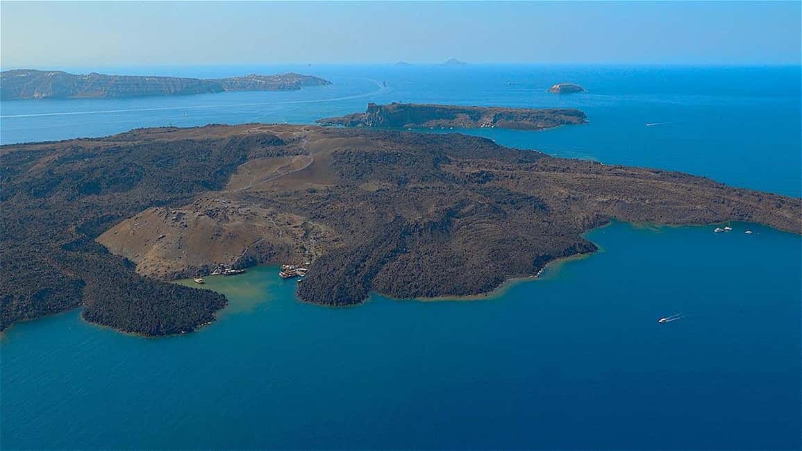 image n.14 of Santorini: 30 Minute Private Helicopter Flight activity in Fira, uploaded by supplier