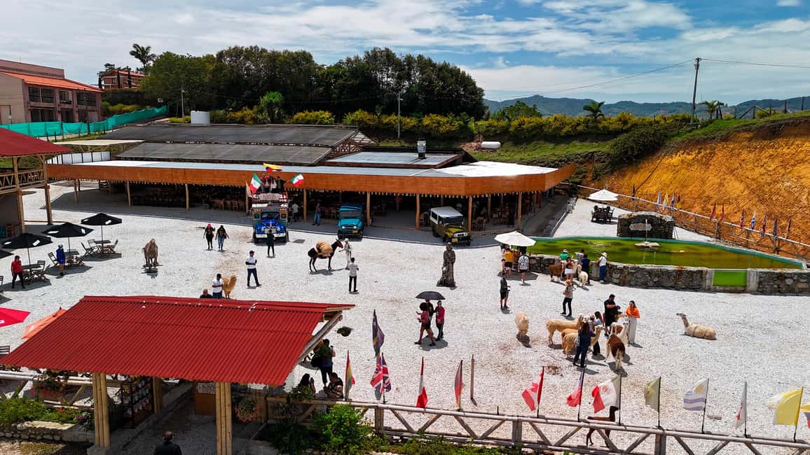 imagem n.10 de Medellín: Tour particular em Guatapé com helicóptero e passeio de barco atividade em Guatapé, carregada pelo fornecedor