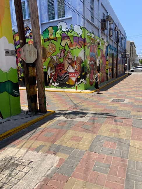 imagem n.2 de Tour guiado na cidade de Kingston - Clássico atividade em Kingston, Jamaica, carregada pelo fornecedor