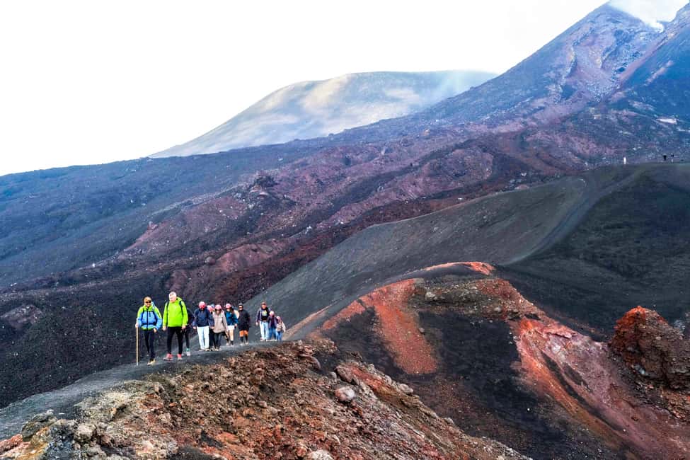 afbeelding n.16 van De Etna: Trek naar 3000m met kabelbaan en jeep activiteit in Catania, geüpload door aanbieder