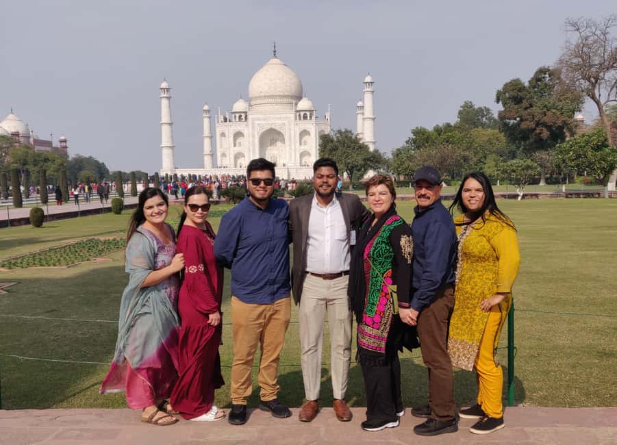 image n.10 of From Delhi: Taj Mahal Sunrise, Baby Taj & Agra Fort Day Tour activity in Agra, uploaded by supplier