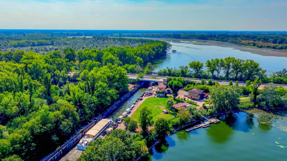 image n.1 of Mantua: Panoramic Cruise with Guide, Natural Oasis and Water Elevator activity in Mantua, uploaded by supplier