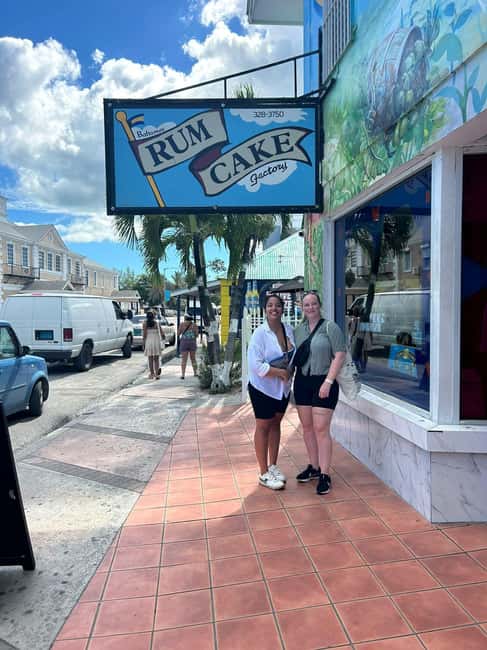 Image N°10 de Nassau : Visite culinaire en scooter électrique avec dégustation de mets et de boissons locales activité à Nassau, Bahamas, publiée par le prestataire