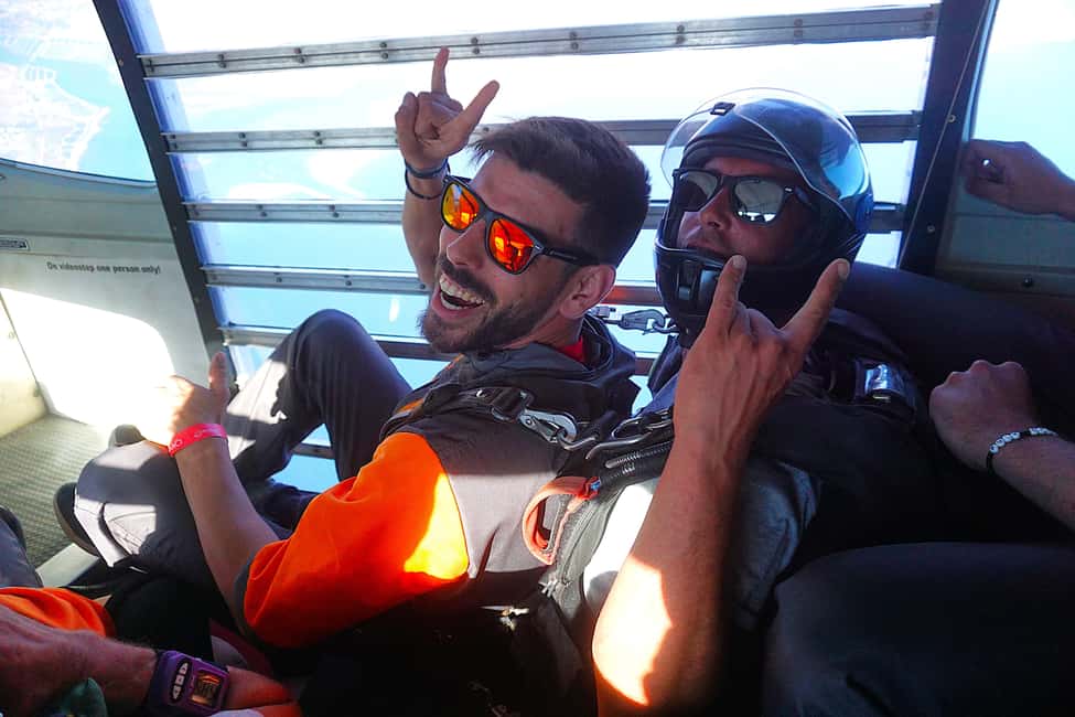 imagem n.6 de Skydive Algarve: Paraquedismo Tandem 10.000ft (até 15.000ft) atividade em Alvor, carregada pelo fornecedor