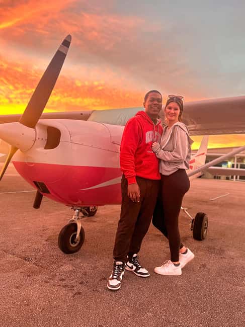 imagen n.º 35 de Miami Beach: Vuelo romántico privado al atardecer con champán actividad en Miami, subida por el proveedor