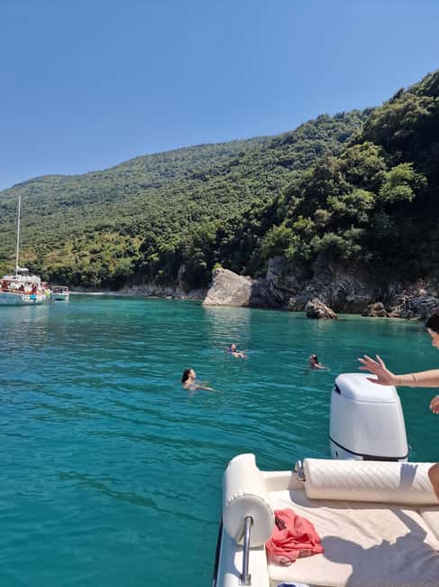 billede nr.5 af aktiviteten Sarande: Bådtur til Krorez med snorkling, drikkevarer og svømning i Himarë, uploadet af udbyder
