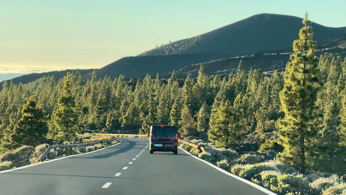 image n.4 of Tenerife: Teide Sunset Adventure with Picnic & Stargazing activity in Santa Cruz de Tenerife, uploaded by supplier