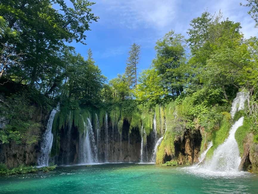 imagem n.5 de Zagreb: Visita guiada a Rastoke e aos Lagos Plitvice com ingresso atividade em Slunj, carregada pelo fornecedor