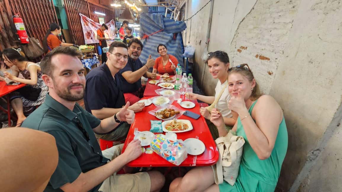 imagem n.1 de Bangkok Authentic Tasting Thai-Chinatown Walking Food Tour atividade em Bangkok, carregada pelo fornecedor
