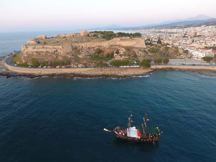 Immagine nº 16 di Rethymno: Mini crociera in barca pirata con sosta per nuotare attività a Rethymno, caricata dal fornitore