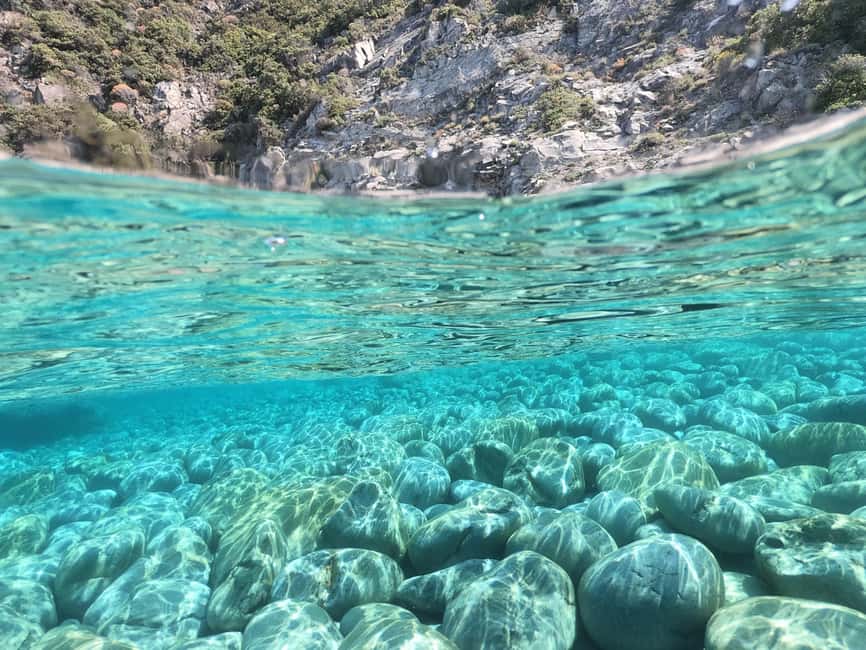 Immagine nº 12 di Tour giornaliero in barca alle Cinque Terre con tradizionale gozzo ligure attività a Vernazza, caricata dal fornitore