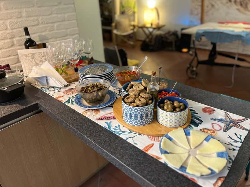 Immagine nº 15 di Corso di cucina a domicilio a Lecce: Orecchiette artigianali e vino da degustare attività a Lecce, caricata dal fornitore