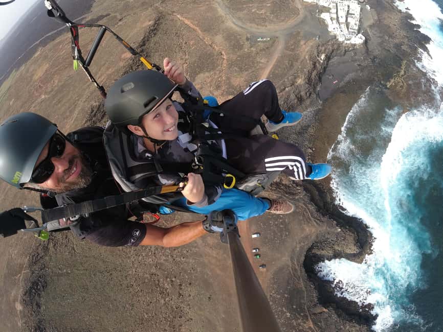 Immagine nº 12 di Lanzarote: Volo in parapendio tandem su Lanzarote attività a Caleta de Famara, caricata dal fornitore
