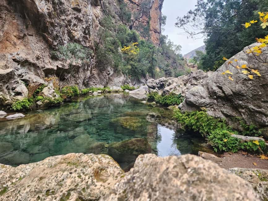 imagen n.º 4 de Desde Tánger: Excursión de un día a Chefchaouen y las Cascadas de Akchour actividad en Chauen, subida por el proveedor