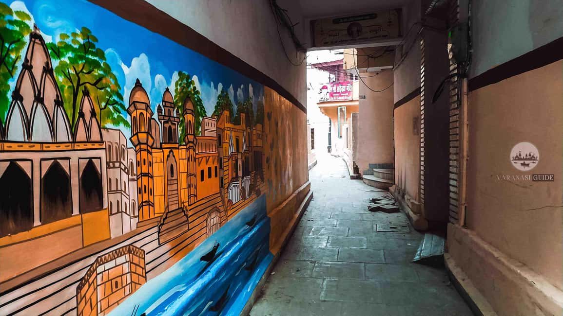 imagem n.6 de Passeio de um dia em Varanasi - Passeio de barco, caminhada, templo de ioga, luta livre atividade em Varanasi, carregada pelo fornecedor