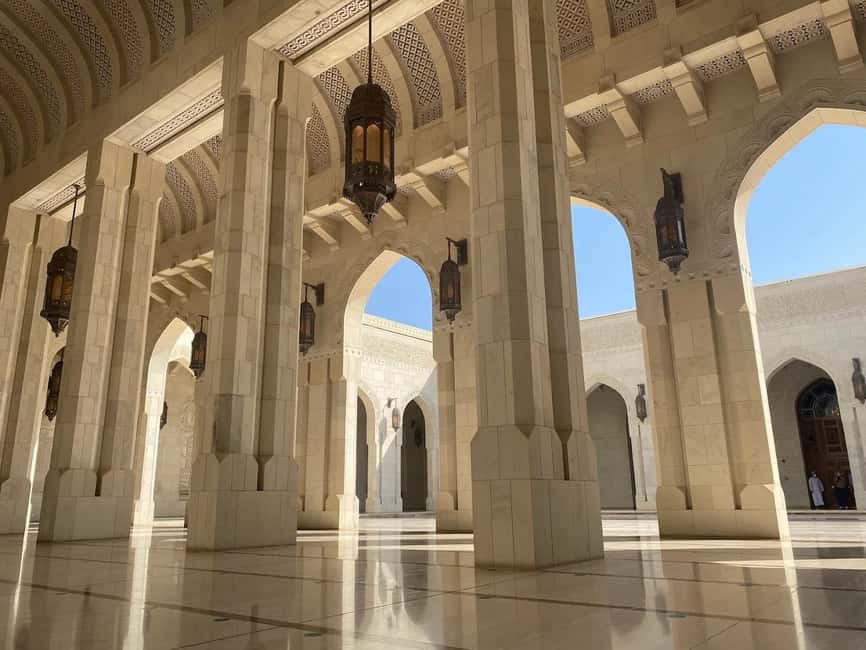 Immagine nº 2 di Muscat: tour della città di un giorno o di mezza giornata con la Grande Moschea attività a Mascate, caricata dal fornitore