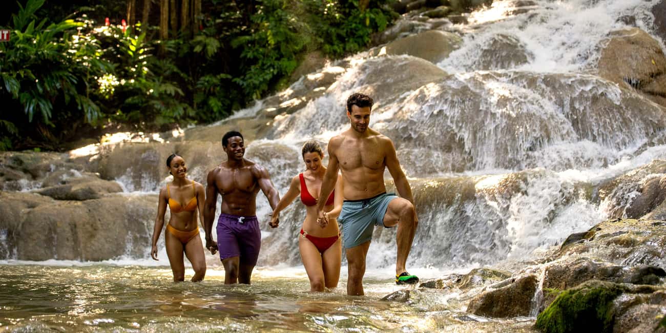 imagem n.2 de Jamaica: Excursão particular a Dunn's River Falls com almoço Jerk atividade em Ocho Rios, carregada pelo fornecedor