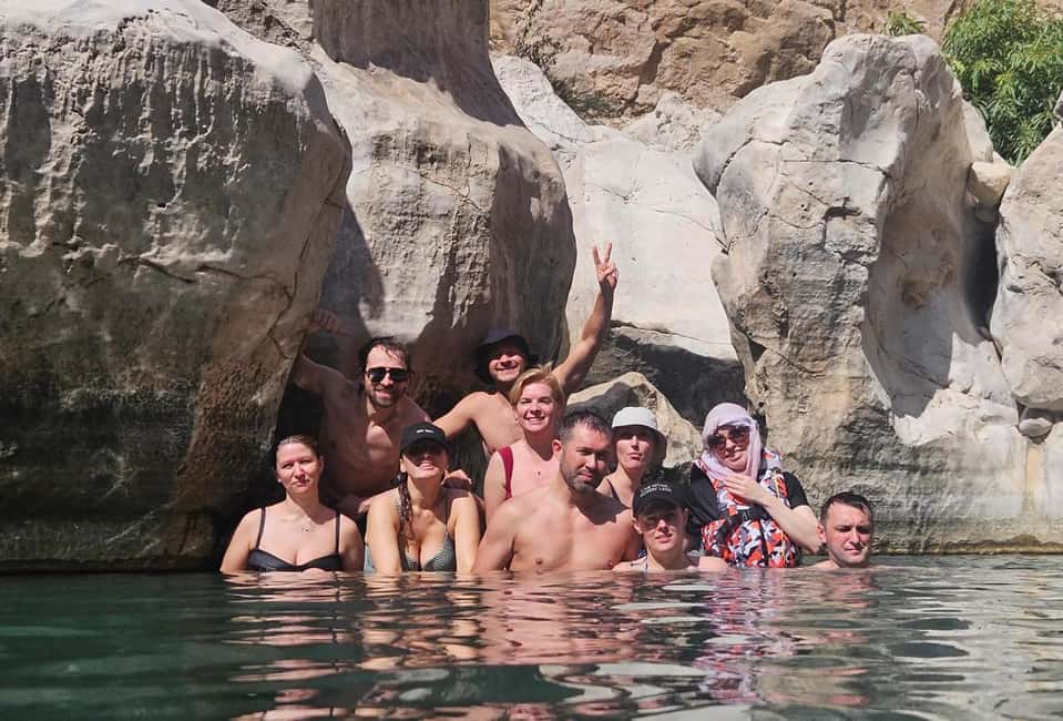 Immagine nº 6 di Muscat: Oasi di Wadi Bani Khalid e tour del deserto dell'Oman attività a Regione al-Sharqiyya, caricata dal fornitore