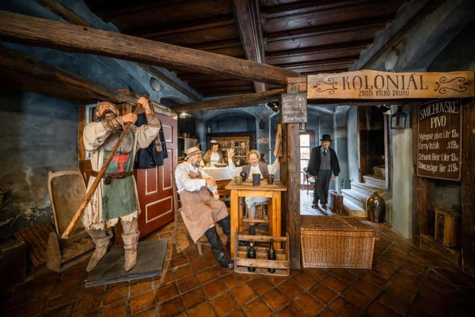 imagem n.7 de Český Krumlov: Ingresso para o Museu de Cera atividade em Český Krumlov, carregada pelo fornecedor