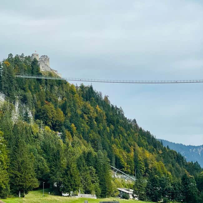 imagem n.14 de Innsbruck: Excursão em pequenos grupos ao Castelo de Neuschwanstein atividade em Schwangau, carregada pelo fornecedor