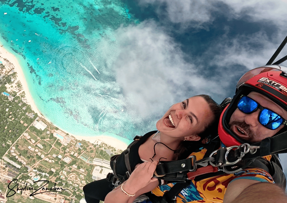 image n.7 of Kendwa: Tandem Skydive in Zanzibar activity in Kendwa, uploaded by supplier