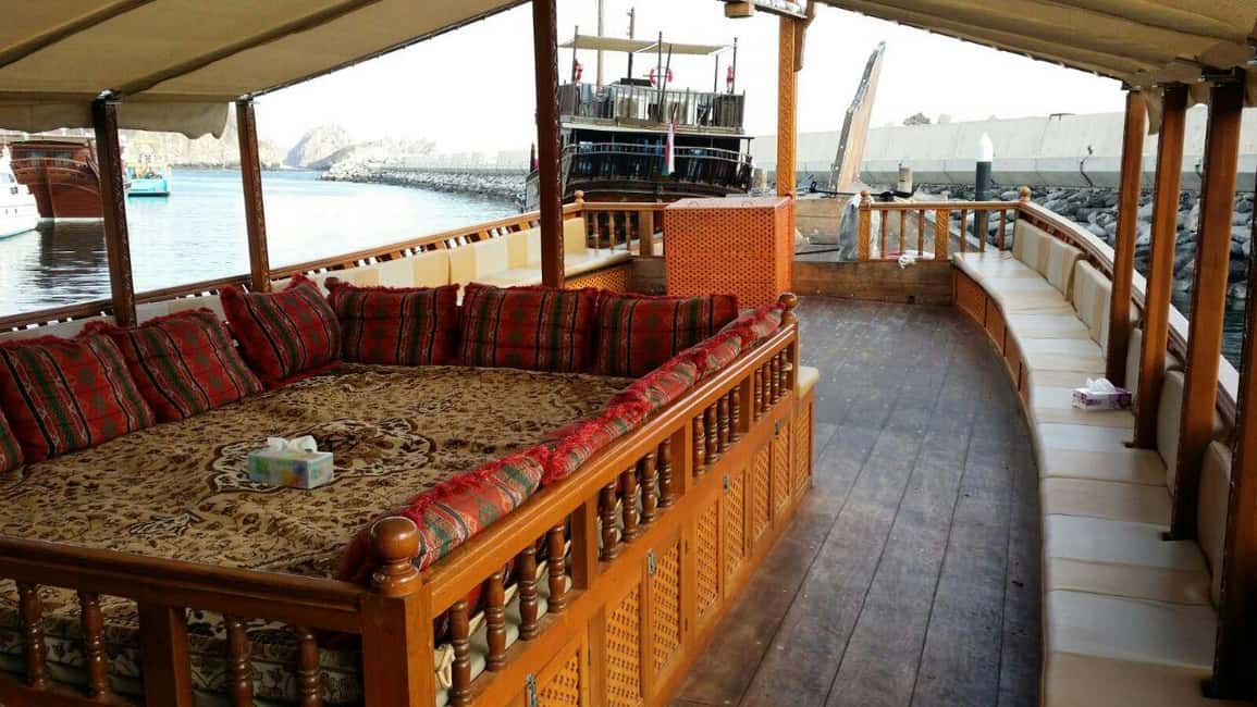 Immagine nº 5 di Muscat - Crociera costiera e al tramonto in dhow omanita (2 ore) attività a Mascate, caricata dal fornitore