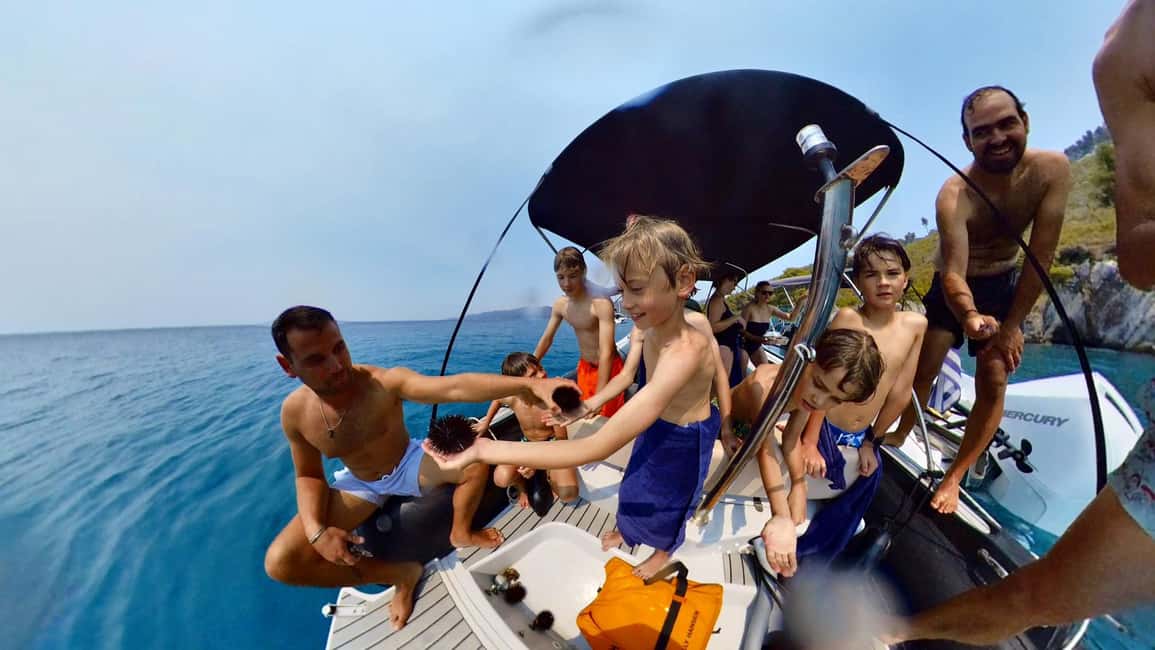imagen n.º 10 de Skiathos: Crucero privado en lancha rápida por la isla de Skopelos actividad en Tesalia, subida por el proveedor