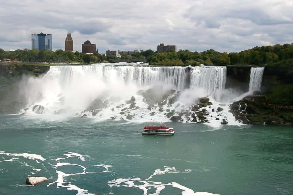 image n.5 of Niagara Falls, ON: Helicopter Ride with Boat & Skylon Lunch activity in Niagara Falls, Ontario, uploaded by supplier