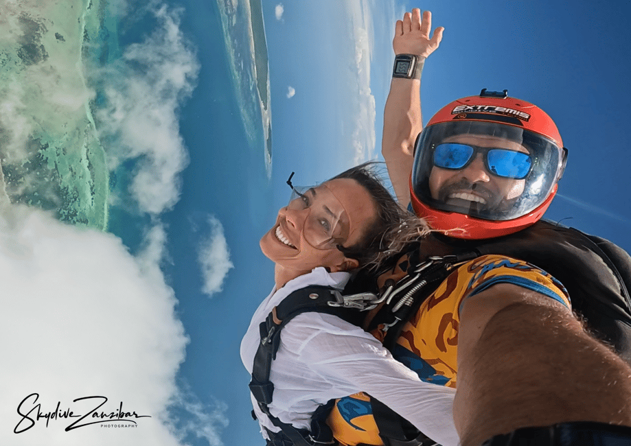 image n.14 of Kendwa: Tandem Skydive in Zanzibar activity in Kendwa, uploaded by supplier