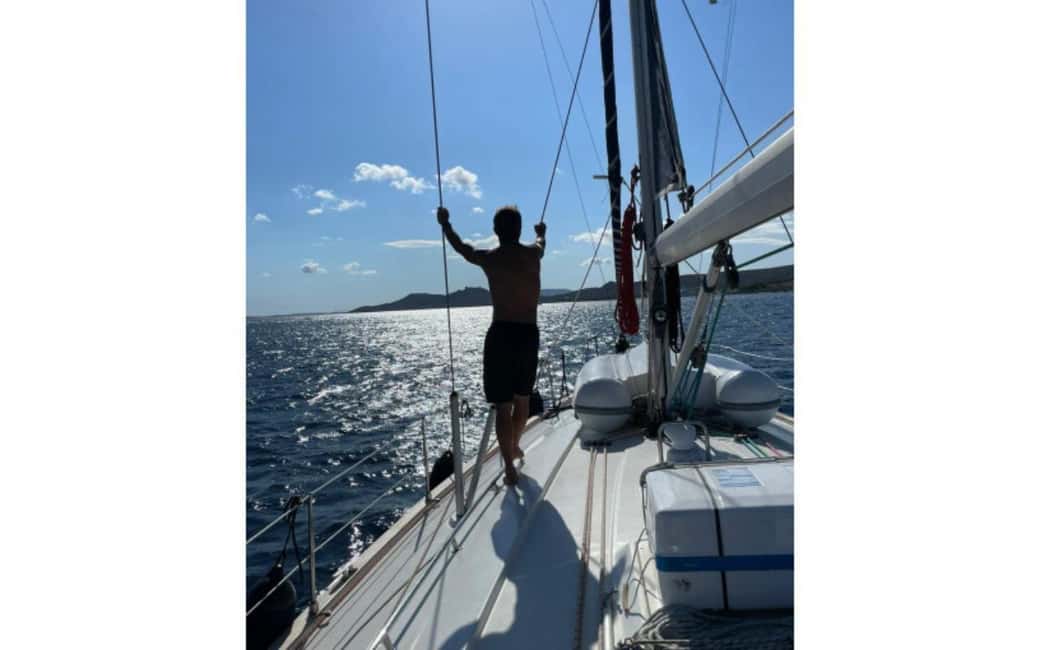 Immagine nº 5 di Arcipelago della Maddalena: Tour di un giorno intero in barca a vela con pranzo attività a Sardegna, caricata dal fornitore