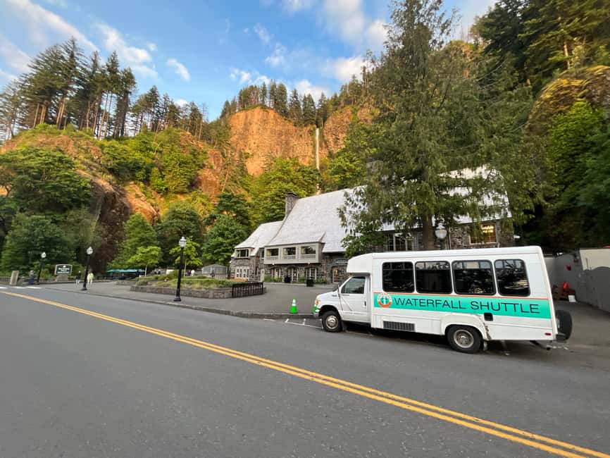 image n.4 of Multnomah Falls: Sunset Guided Tour to Five Waterfalls activity in Oregon, uploaded by supplier