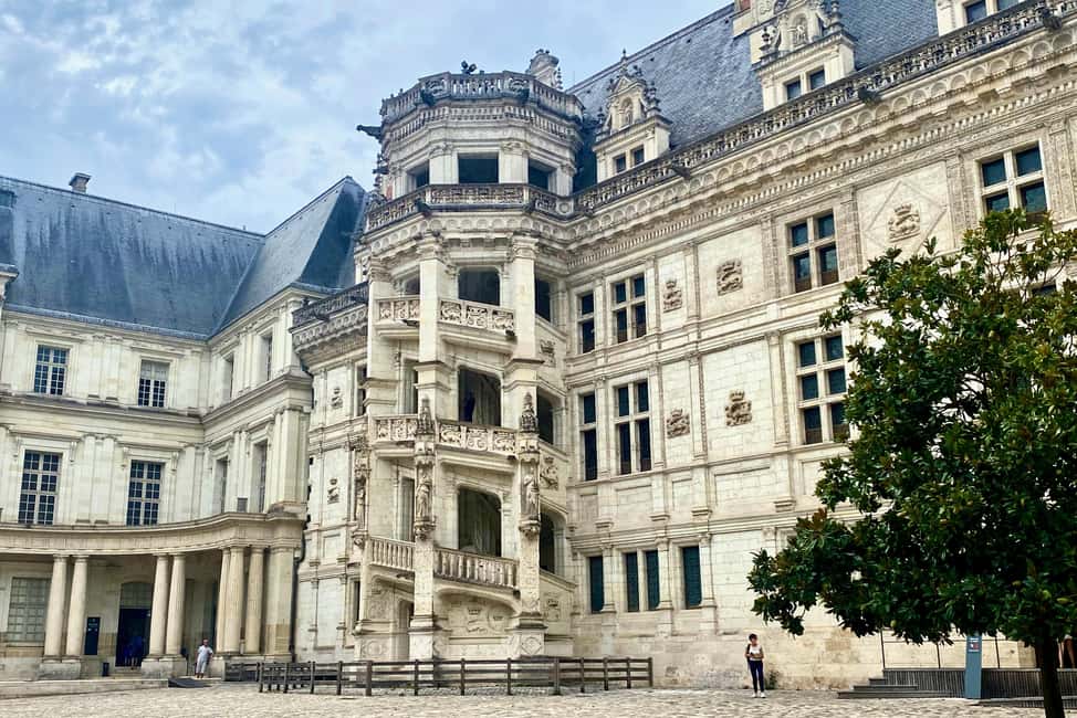 image n.30 of 2-day Private Top 6 Loire Valley Castles from Paris Mercedes activity in Chambord, uploaded by supplier