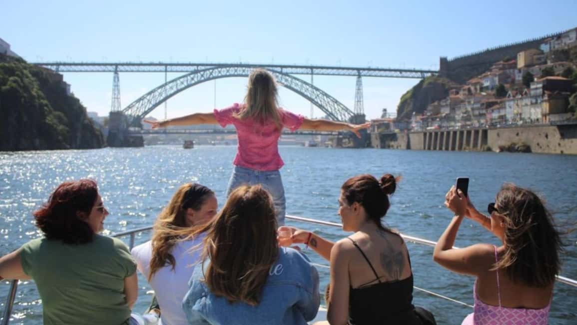 image n.7 of Porto: 6 Bridges Yacht Cruise with Wine & Snacks activity in Vila Nova de Gaia, uploaded by supplier