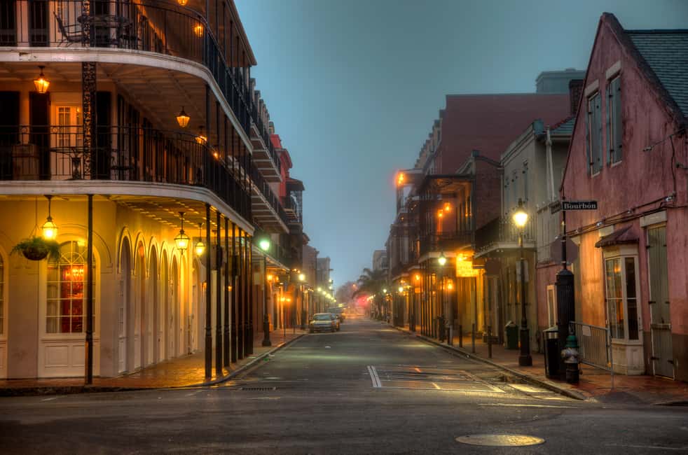 Immagine nº 4 di New Orleans: tour in autobus del cimitero notturno e dei fantasmi BYOB attività a New Orleans, caricata dal fornitore