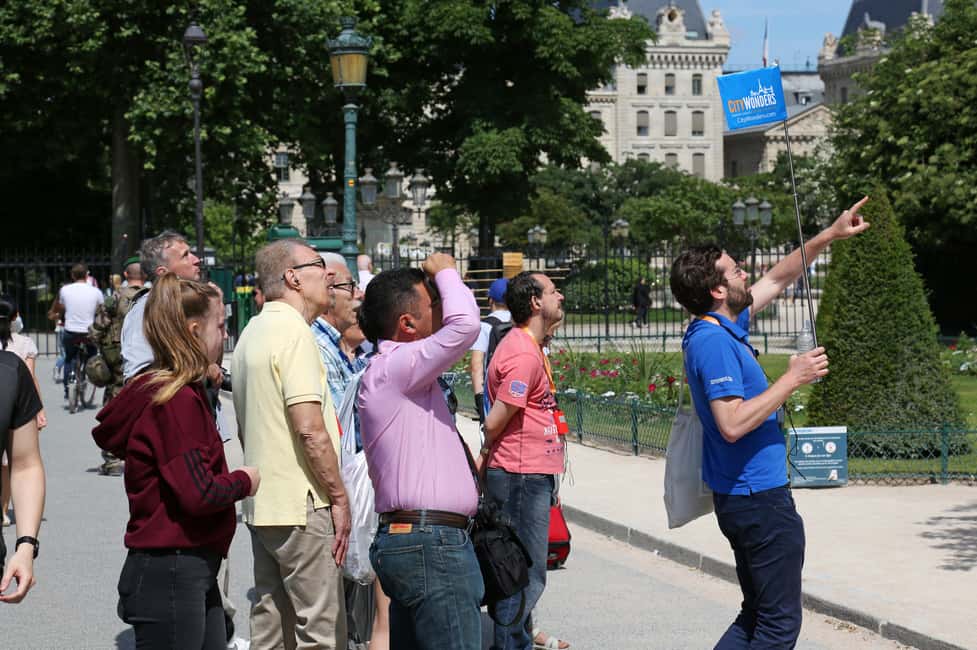 Image N°2 de Paris : visite à pied du centre-ville avec accès réservé à Notre-Dame activité à Paris, publiée par le prestataire