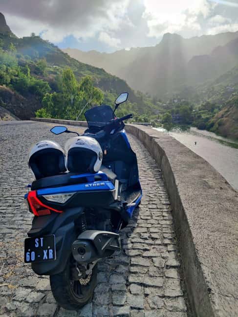 imagem n.1 de Ilha de Santiago: Aluguer de scooters atividade em Assomada, carregada pelo fornecedor
