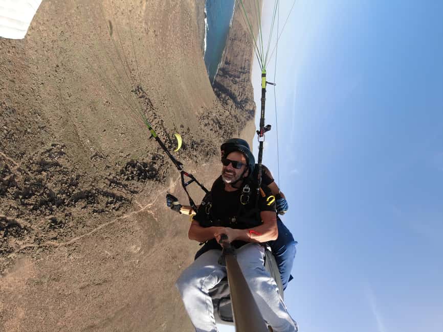 Immagine nº 10 di Lanzarote: Volo in parapendio tandem su Lanzarote attività a Caleta de Famara, caricata dal fornitore