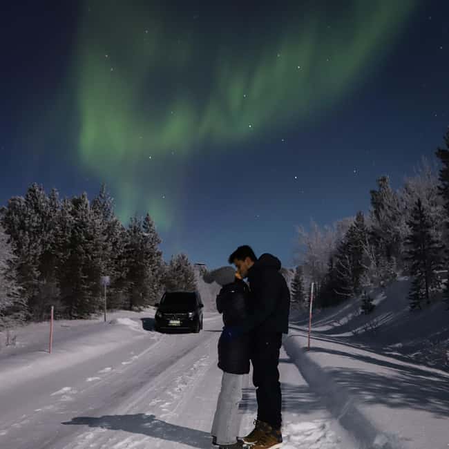 image n.27 of Saariselkä,Kakslauttanen: Aurora Hunting & Photography Tour. activity in Saariselkä, uploaded by supplier
