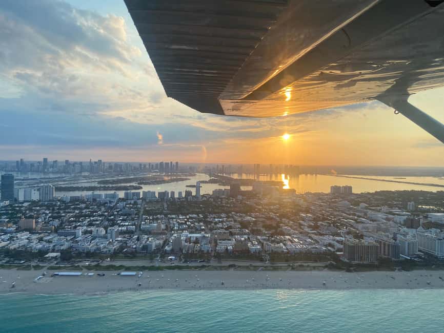imagen n.º 50 de Miami Beach: Vuelo romántico privado al atardecer con champán actividad en Miami, subida por el proveedor