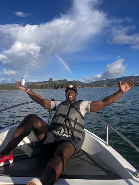 imagem n.13 de Medellín: Excursão a Guatapé com ingresso para a rocha Penol e passeio de barco atividade em Antioquia, carregada pelo fornecedor